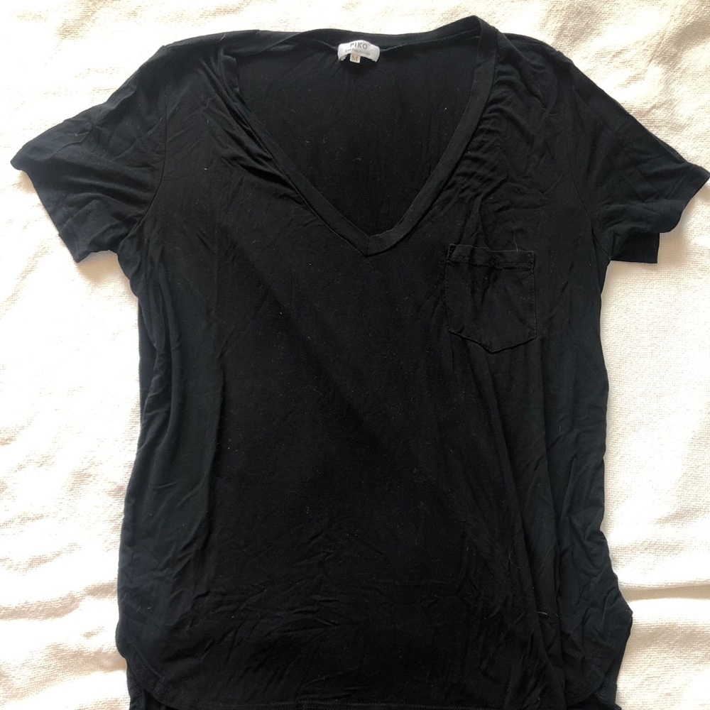 Piko black pocket tee